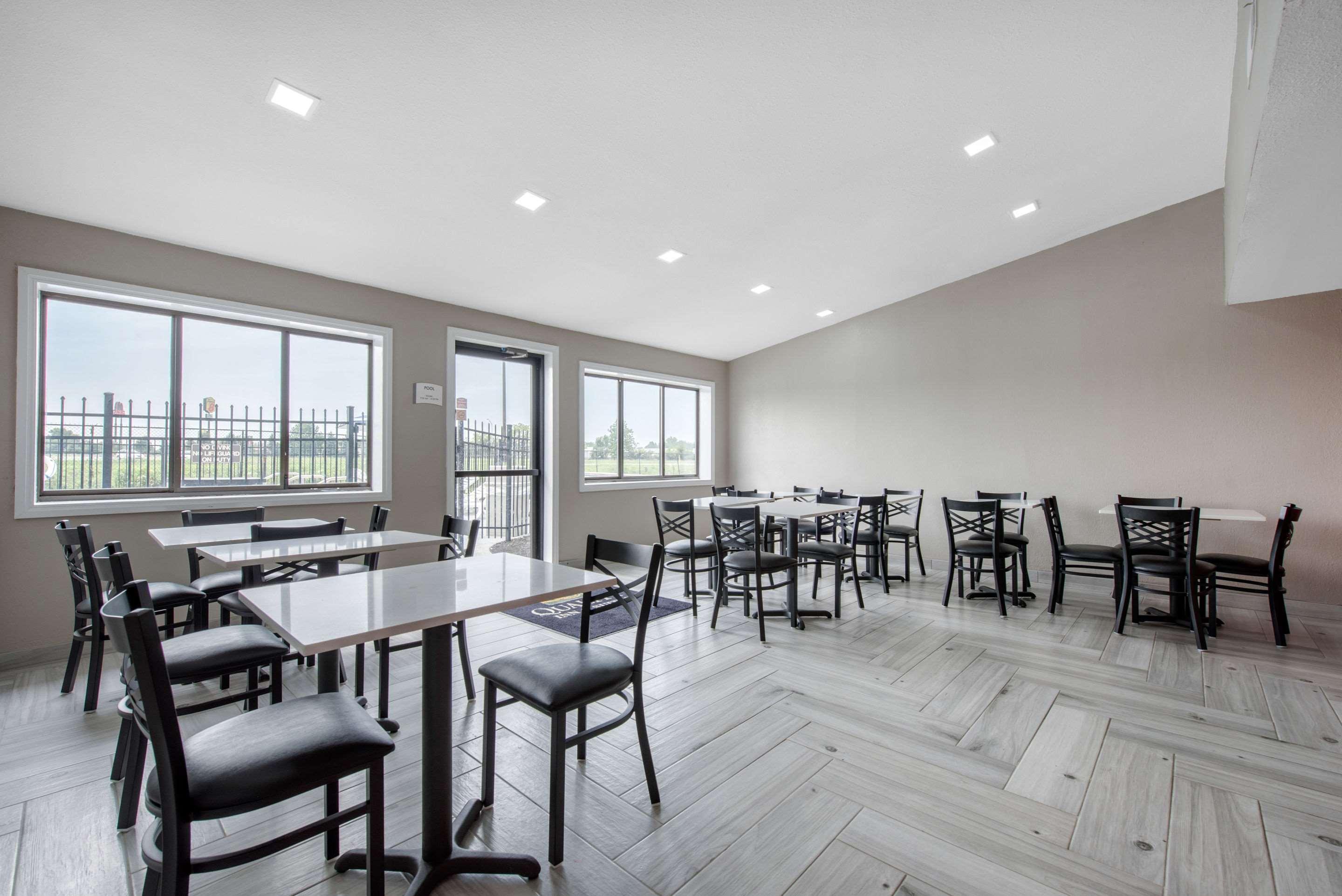 Quality Inn & Suites Brownsburg - Indianapolis West Exterior foto