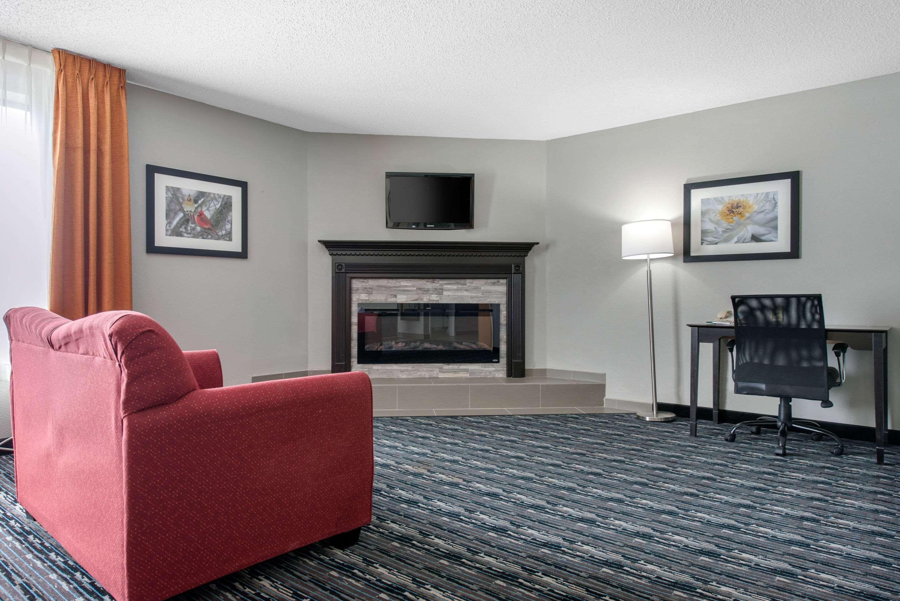 Quality Inn & Suites Brownsburg - Indianapolis West Exterior foto