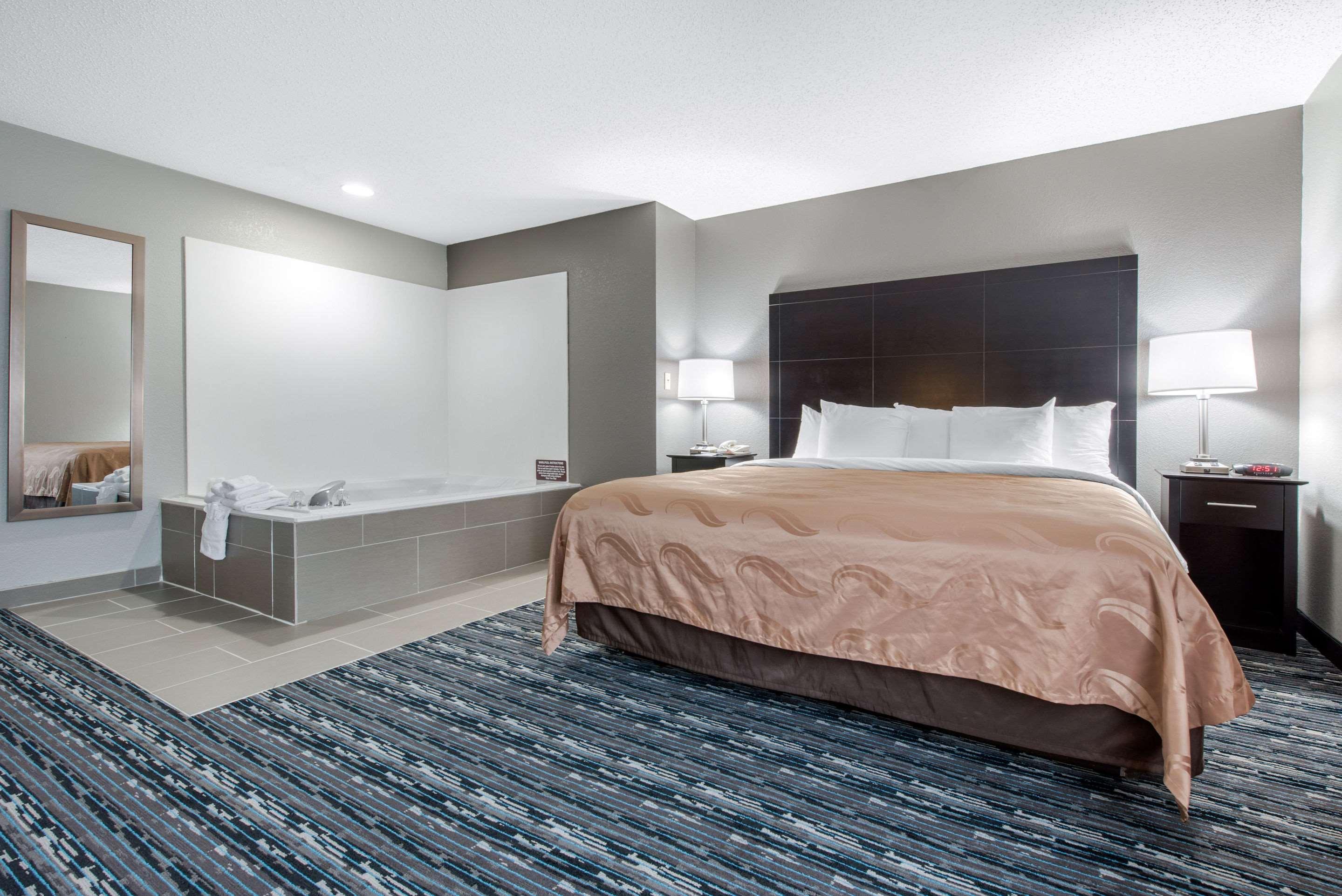 Quality Inn & Suites Brownsburg - Indianapolis West Exterior foto