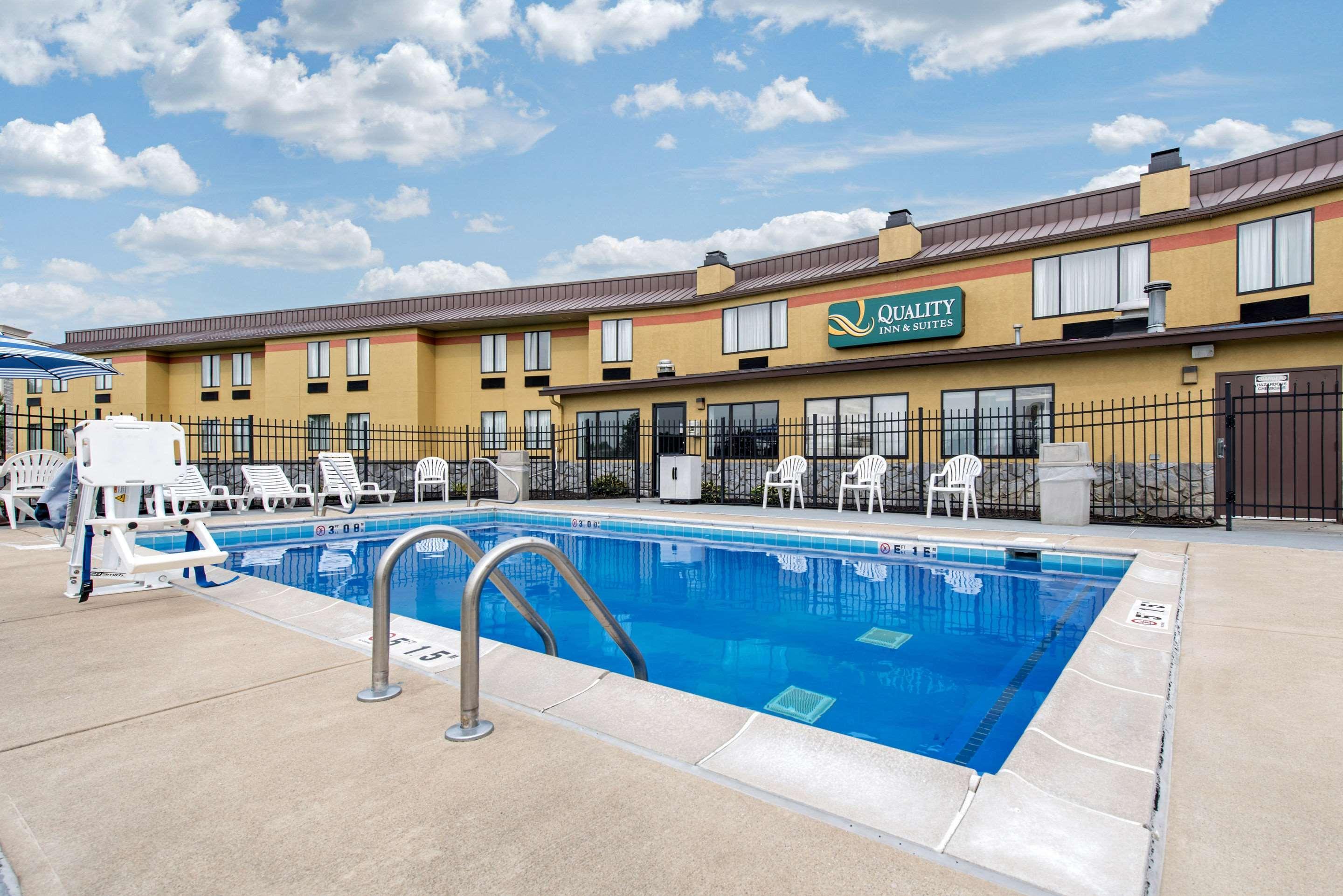 Quality Inn & Suites Brownsburg - Indianapolis West Exterior foto